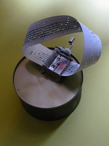 mobius_strip_music_box